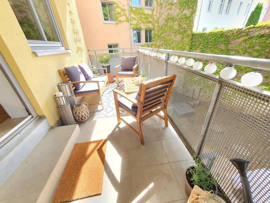 Appartement Two In Neustadt With Balcony Dresden